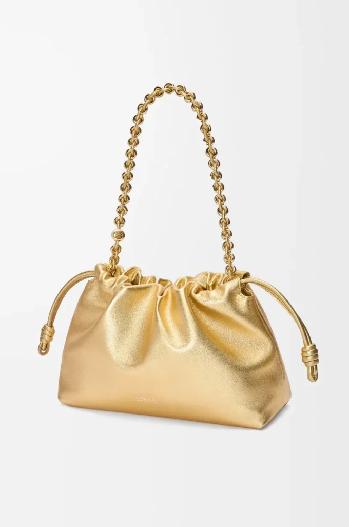 Borsa Flamenco media in pelle di agnello laminata color oro