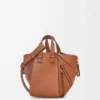 Borsa Hammock compatta in classica pelle di vitello marrone chiaro