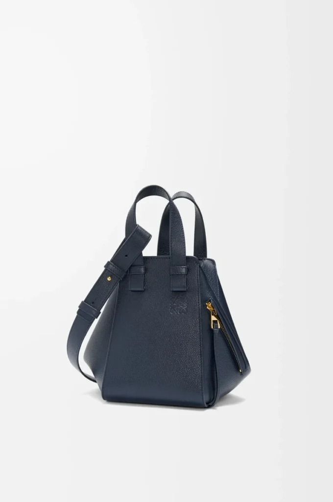 Borsa Hammock compatta in morbida pelle di vitello martellata Blu navy intenso