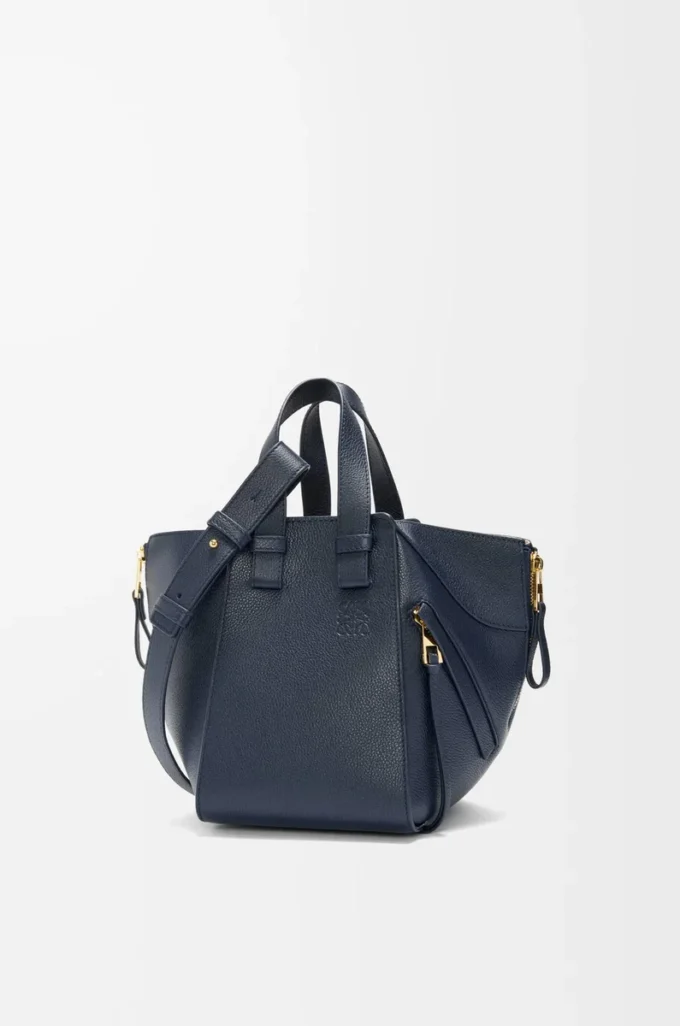 Borsa Hammock compatta in morbida pelle di vitello martellata Blu navy intenso