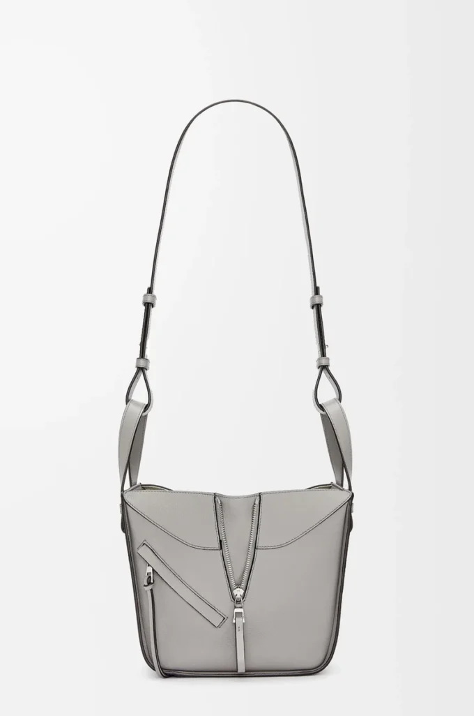 Borsa Hammock compatta in morbida pelle di vitello martellata grigio perla