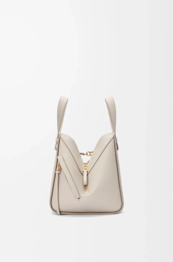 Borsa Hammock compatta in morbida pelle di vitello martellata Light Ghost Borsa Hammock compatta in morbida pelle di vitello martellata Light Ghost