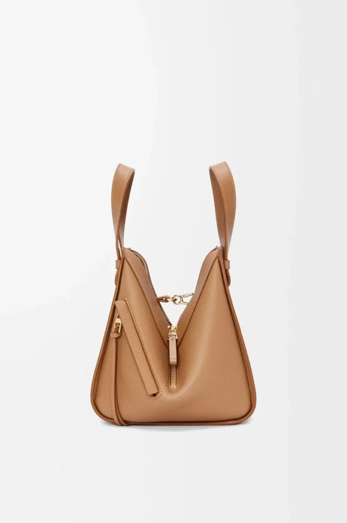 Borsa Hammock compatta in morbida pelle di vitello martellata Toffee