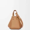 Borsa Hammock compatta in morbida pelle di vitello martellata Toffee
