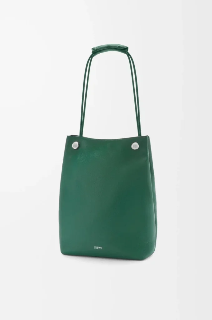 Borsa hobo Pebble in morbida pelle di vitello martellata Evergreen Borsa hobo Pebble in morbida pelle di vitello martellata Evergreen