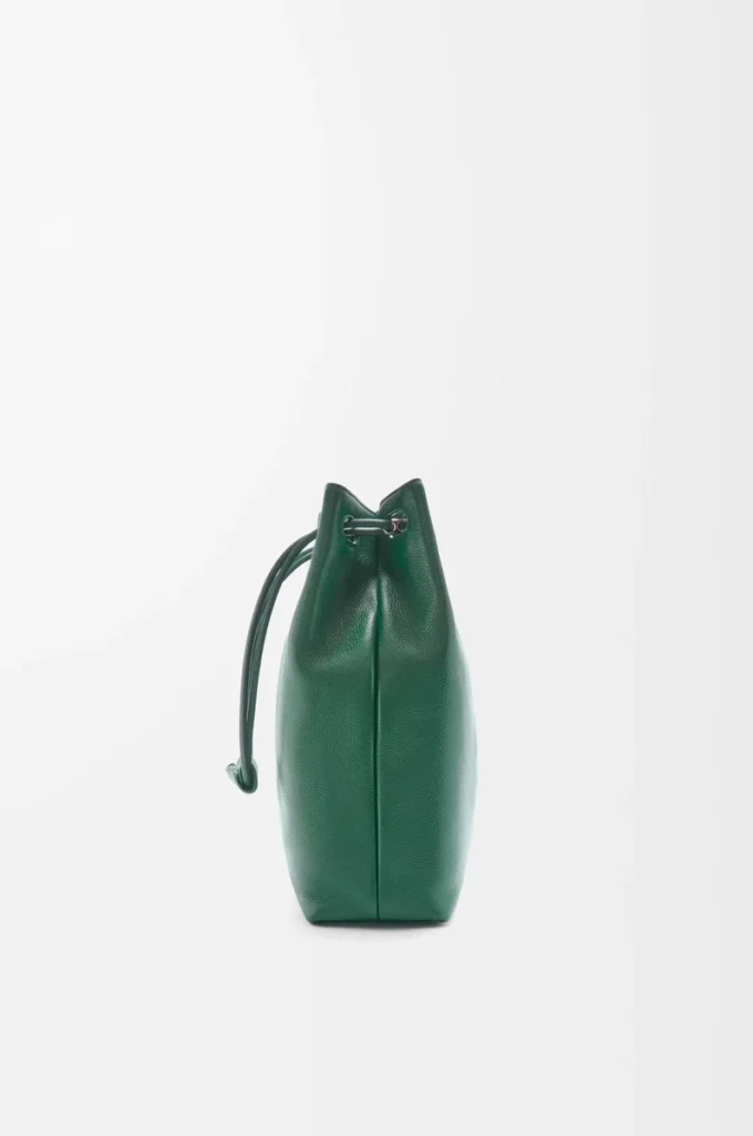 Borsa hobo Pebble in morbida pelle di vitello martellata Evergreen Borsa hobo Pebble in morbida pelle di vitello martellata Evergreen