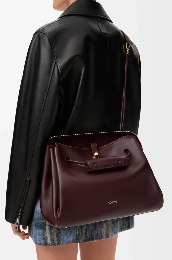 Borsa Madrid grande in morbida pelle di vitello bordeaux scuro Borsa Madrid grande in morbida pelle di vitello bordeaux scuro