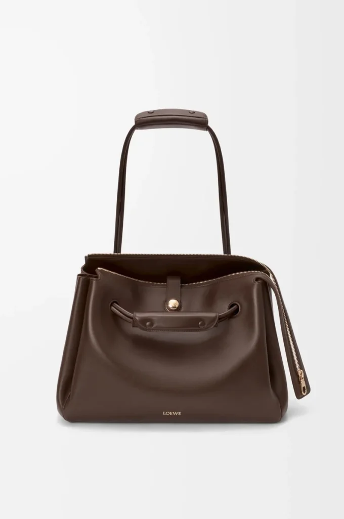 Borsa Madrid grande in morbida pelle di vitello marrone scuro Borsa Madrid grande in morbida pelle di vitello marrone scuro