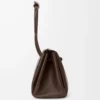 Borsa Madrid grande in morbida pelle di vitello marrone scuro Borsa Madrid grande in morbida pelle di vitello marrone scuro