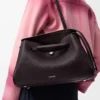 Borsa Madrid grande in morbida pelle di vitello martellata Dark Ebony Borsa Madrid grande in morbida pelle di vitello martellata Dark Ebony