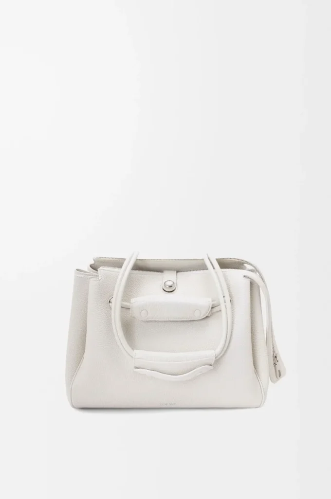 Borsa Madrid media in morbida pelle di vitello martellata bianco chiaro Borsa Madrid media in morbida pelle di vitello martellata bianco chiaro