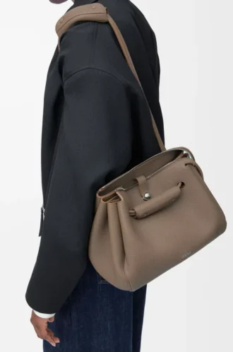 Borsa Madrid media in morbida pelle di vitello martellata Taupe