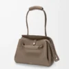 Borsa Madrid media in morbida pelle di vitello martellata Taupe