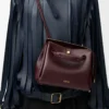 Borsa Madrid piccola in morbida pelle di vitello bordeaux scuro Borsa Madrid piccola in morbida pelle di vitello bordeaux scuro