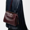 Borsa Madrid piccola in morbida pelle di vitello bordeaux scuro Borsa Madrid piccola in morbida pelle di vitello bordeaux scuro