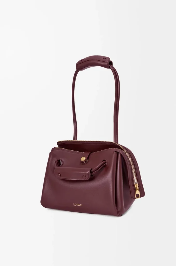 Borsa Madrid piccola in morbida pelle di vitello bordeaux scuro Borsa Madrid piccola in morbida pelle di vitello bordeaux scuro