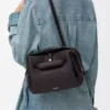 Borsa Madrid piccola in morbida pelle di vitello martellata Dark Ebony Borsa Madrid piccola in morbida pelle di vitello martellata Dark Ebony