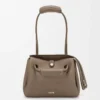 Borsa Madrid piccola in morbida pelle di vitello martellata Taupe Borsa Madrid piccola in morbida pelle di vitello martellata Taupe