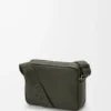 Borsa messenger Pebble media in morbida pelle di vitello martellata, color kaki scuro Borsa messenger Pebble media in morbida pelle di vitello martellata, color kaki scuro
