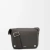 Borsa messenger Pebble media in morbida pelle di vitello martellata grigio scuro