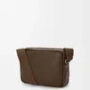 Borsa messenger Pebble media in morbida pelle di vitello martellata Tundra Borsa messenger Pebble media in morbida pelle di vitello martellata Tundra