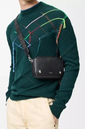 Borsa messenger Pebble piccola in morbida pelle di vitello martellata Black Borsa messenger Pebble piccola in morbida pelle di vitello martellata Black
