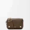 Borsa messenger Pebble piccola in morbida pelle di vitello martellata Tundra Borsa messenger Pebble piccola in morbida pelle di vitello martellata Tundra