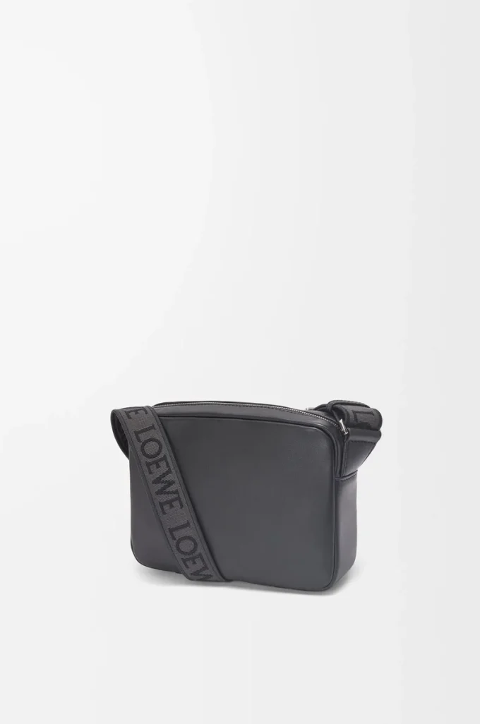 Borsa Military Messenger XS in morbida pelle di vitello liscia e jacquard Nero Borsa Military Messenger XS in morbida pelle di vitello liscia e jacquard Nero