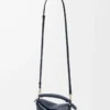 Borsa Mini Puzzle Edge in morbida pelle di vitello martellata Deep Navy