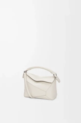 Borsa Mini Puzzle Edge in morbida pelle di vitello martellata Light Ghost