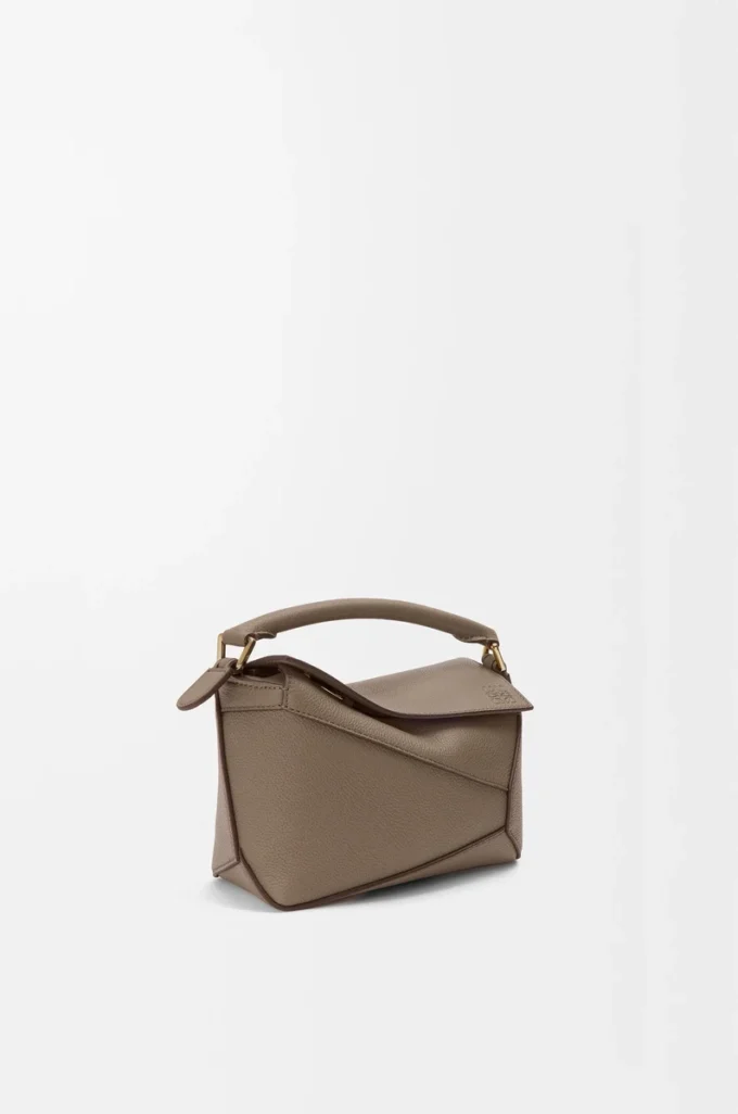 Borsa Mini Puzzle Edge in morbida pelle di vitello martellata Taupe Borsa Mini Puzzle Edge in morbida pelle di vitello martellata Taupe