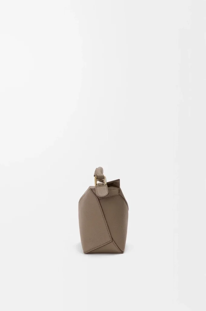 Borsa Mini Puzzle Edge in morbida pelle di vitello martellata Taupe Borsa Mini Puzzle Edge in morbida pelle di vitello martellata Taupe