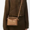 Borsa Mini Puzzle Edge in morbida pelle di vitello martellata Toffee Borsa Mini Puzzle Edge in morbida pelle di vitello martellata Toffee