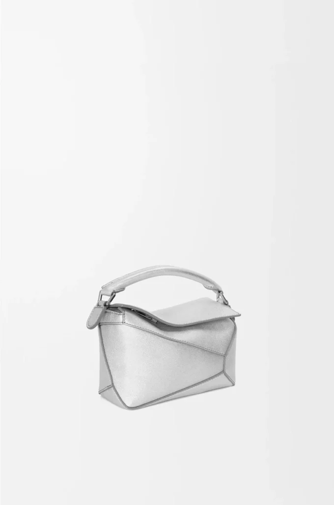 Borsa Mini Puzzle Edge in pelle di agnello laminata Argento