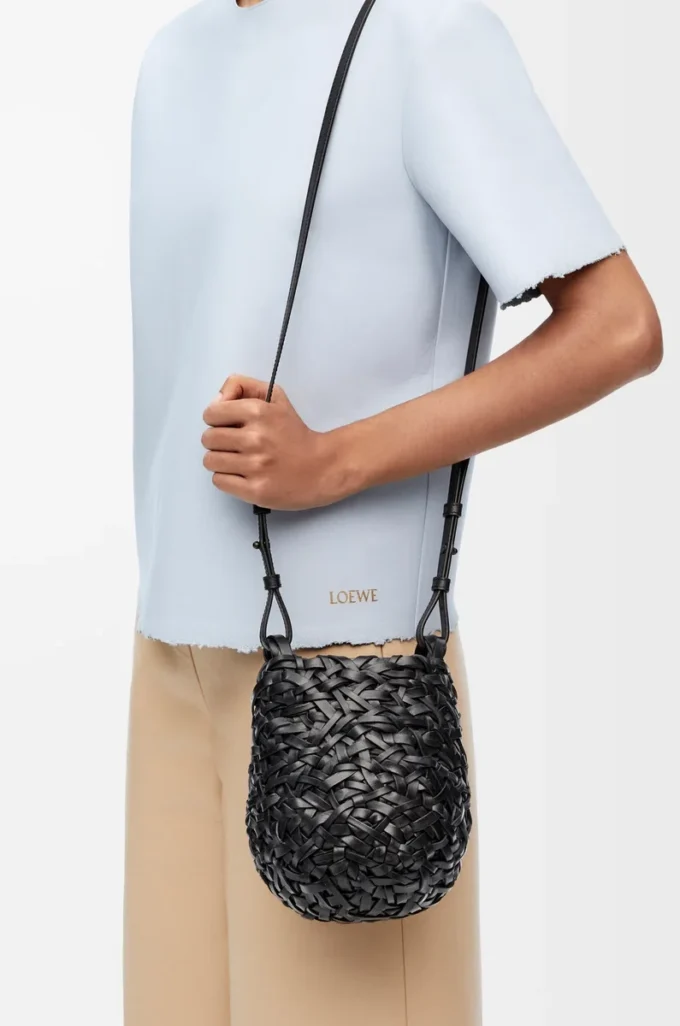 Borsa Nest Basket piccola in pelle di vitello nera