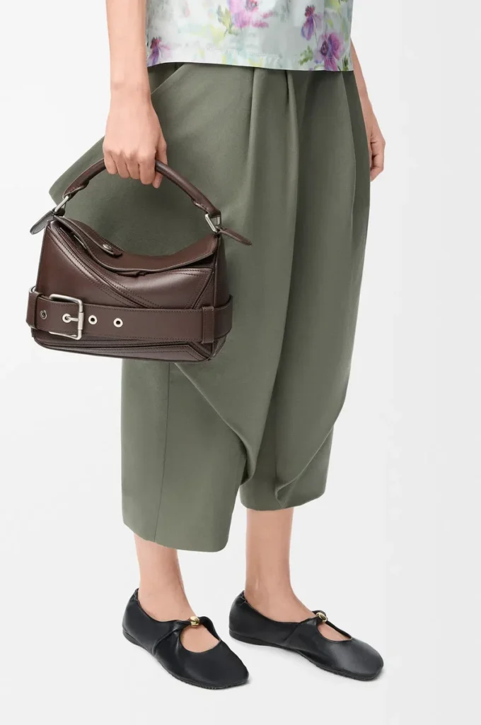 Borsa Puzzle Biker piccola in pelle di vitello lucida Dark Chestnut Borsa Puzzle Biker piccola in pelle di vitello lucida Dark Chestnut