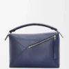 Borsa Puzzle Edge grande in pelle di vitello classica blu abisso Borsa Puzzle Edge grande in pelle di vitello classica blu abisso