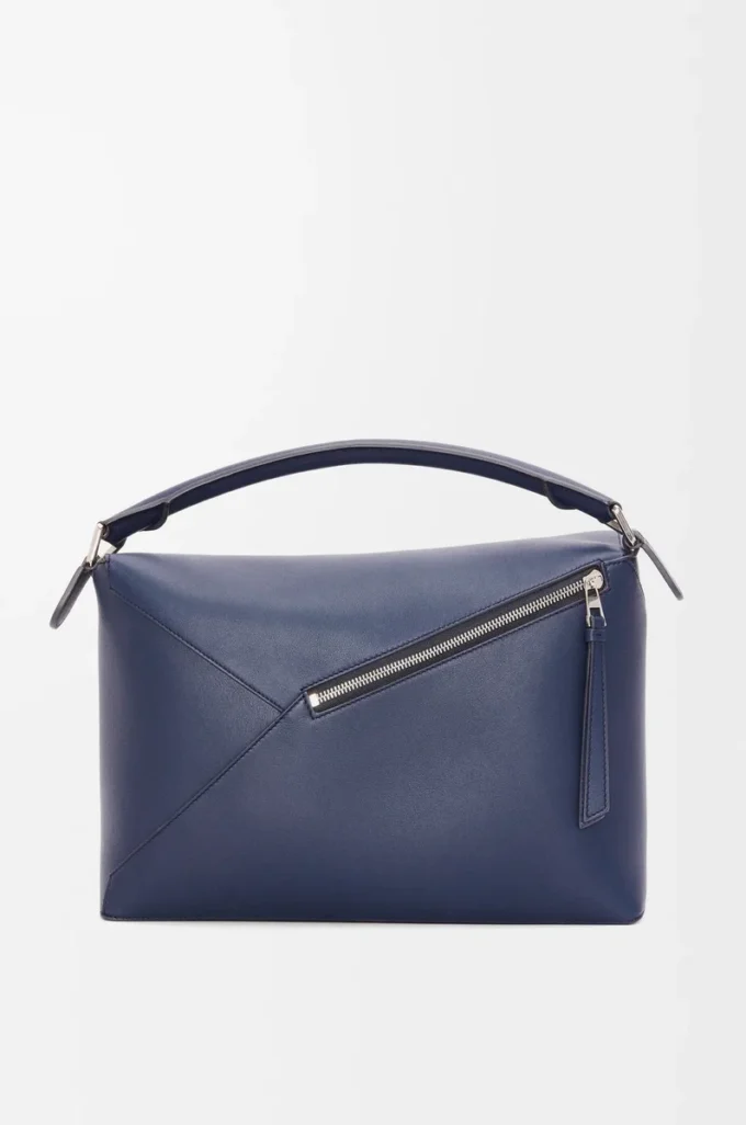 Borsa Puzzle Edge grande in pelle di vitello classica blu abisso Borsa Puzzle Edge grande in pelle di vitello classica blu abisso