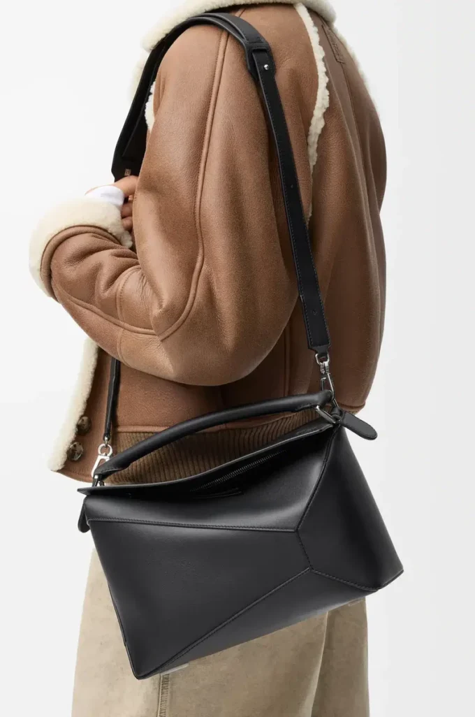 Borsa Puzzle Edge media in pelle di vitello classica nera Borsa Puzzle Edge media in pelle di vitello classica nera