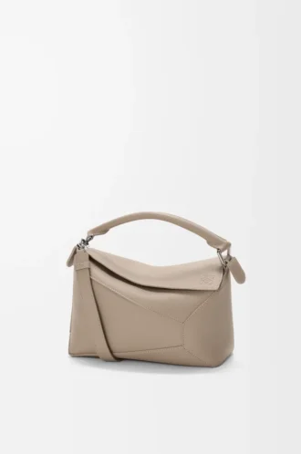 Borsa Puzzle Edge piccola in morbida pelle di vitello martellata argilla