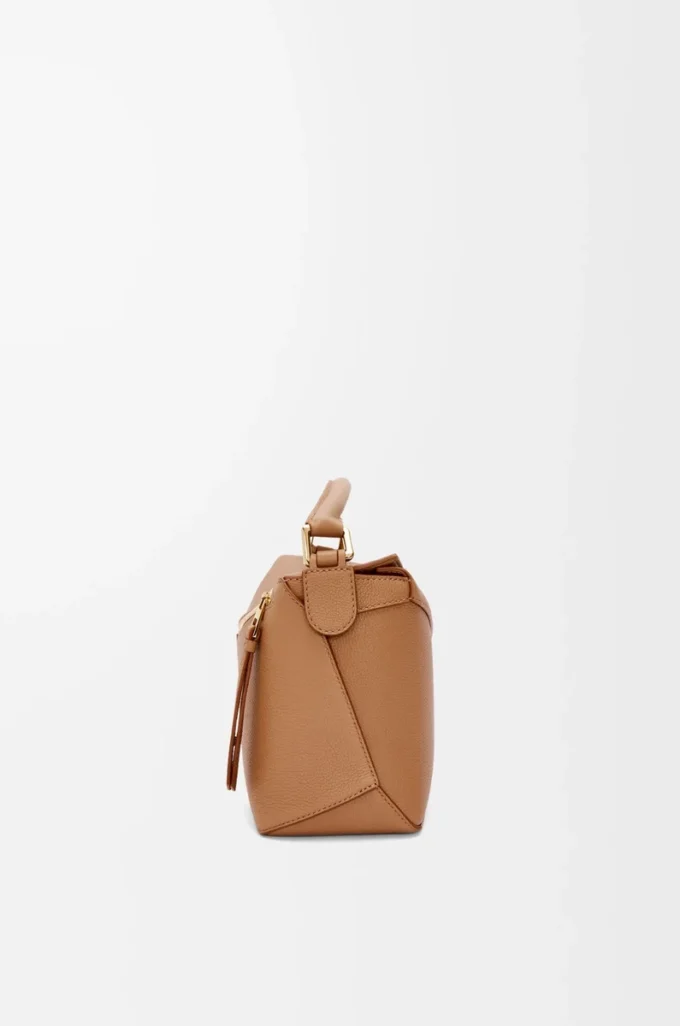 Borsa Puzzle Edge piccola in morbida pelle di vitello martellata color caramello Borsa Puzzle Edge piccola in morbida pelle di vitello martellata color caramello