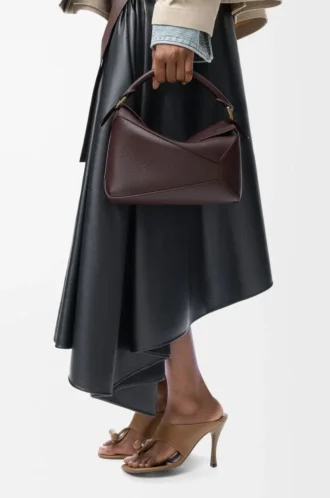 Borsa Puzzle Edge piccola in morbida pelle di vitello martellata Dark Chestnut
