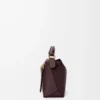 Borsa Puzzle Edge piccola in morbida pelle di vitello martellata Dark Chestnut Borsa Puzzle Edge piccola in morbida pelle di vitello martellata Dark Chestnut
