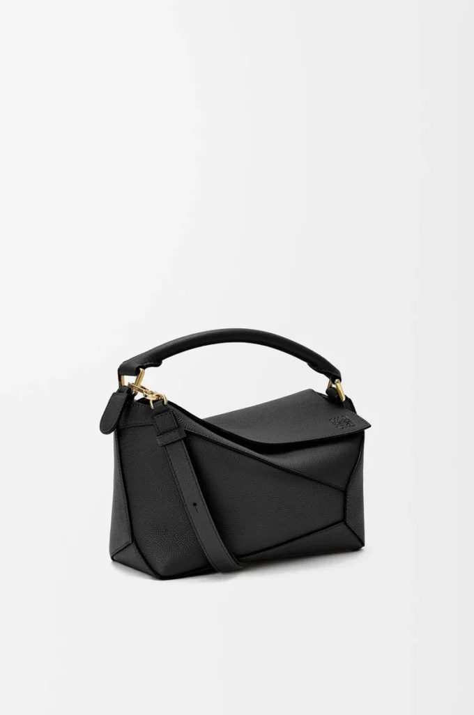Borsa Puzzle Edge piccola in morbida pelle di vitello martellata nera Borsa Puzzle Edge piccola in morbida pelle di vitello martellata nera