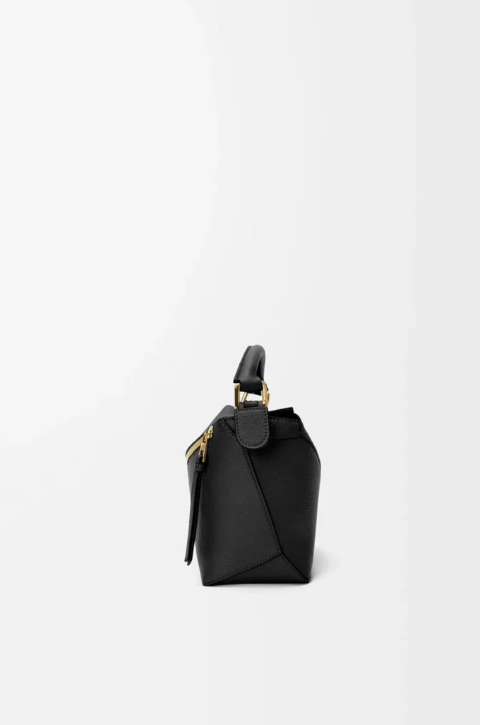 Borsa Puzzle Edge piccola in morbida pelle di vitello martellata nera Borsa Puzzle Edge piccola in morbida pelle di vitello martellata nera