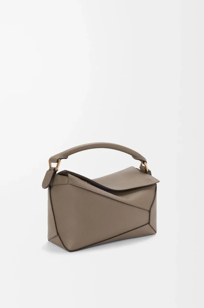 Borsa Puzzle Edge piccola in morbida pelle di vitello martellata Taupe Borsa Puzzle Edge piccola in morbida pelle di vitello martellata Taupe