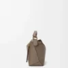 Borsa Puzzle Edge piccola in morbida pelle di vitello martellata Taupe Borsa Puzzle Edge piccola in morbida pelle di vitello martellata Taupe