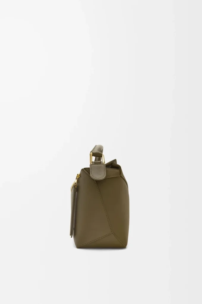 Borsa Puzzle Edge piccola in pelle di vitello classica Dark Khaki Borsa Puzzle Edge piccola in pelle di vitello classica Dark Khaki