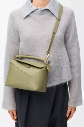 Borsa Puzzle Edge piccola in pelle di vitello classica verde eucalipto