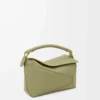 Borsa Puzzle Edge piccola in pelle di vitello classica verde eucalipto Borsa Puzzle Edge piccola in pelle di vitello classica verde eucalipto